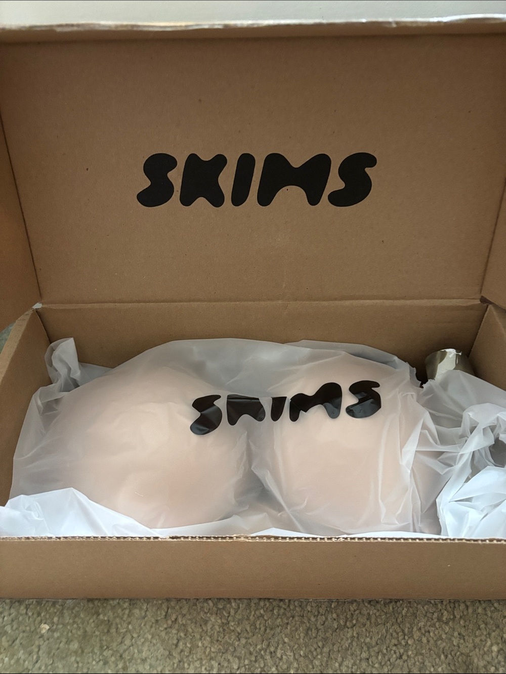 SKIMS Nude Push-up Plunge Seamless Bra - Color Mica size 36D